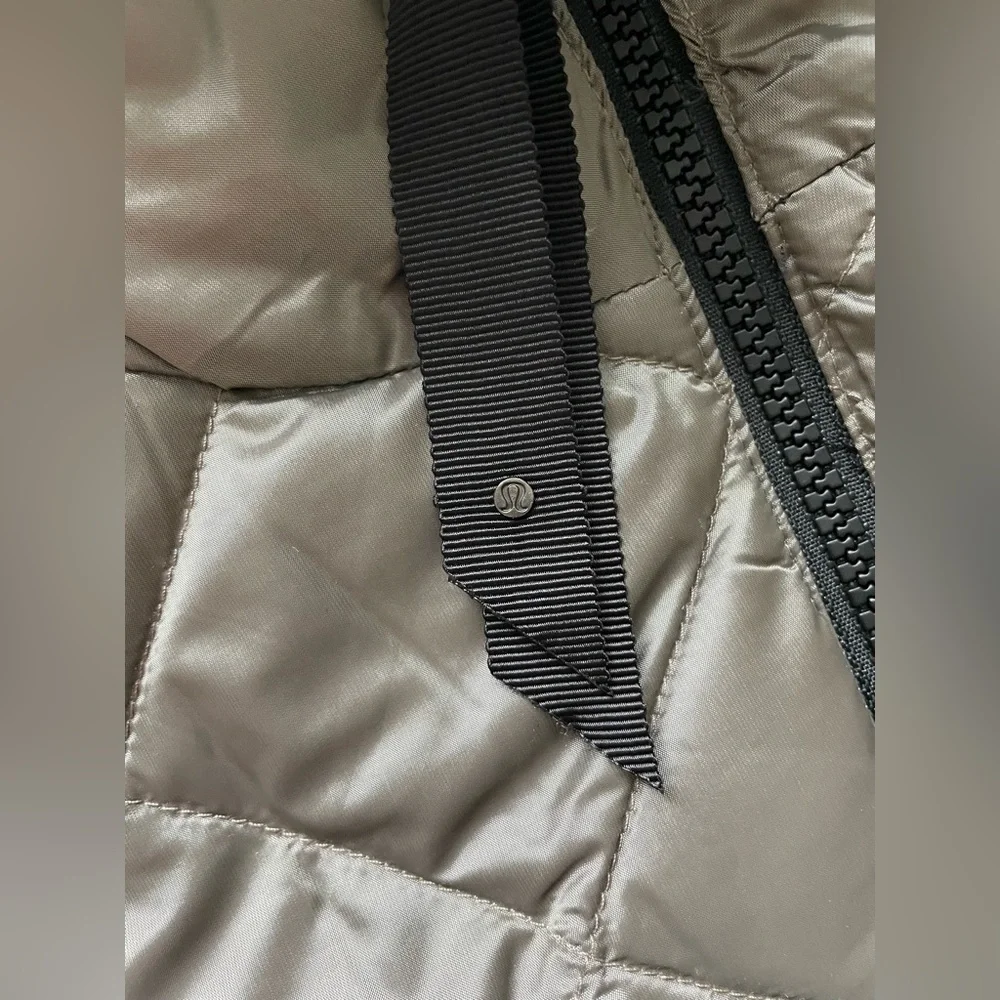 lululemon The Fluffiest Vest - REVERSIBLE! - Picture 7 of 15